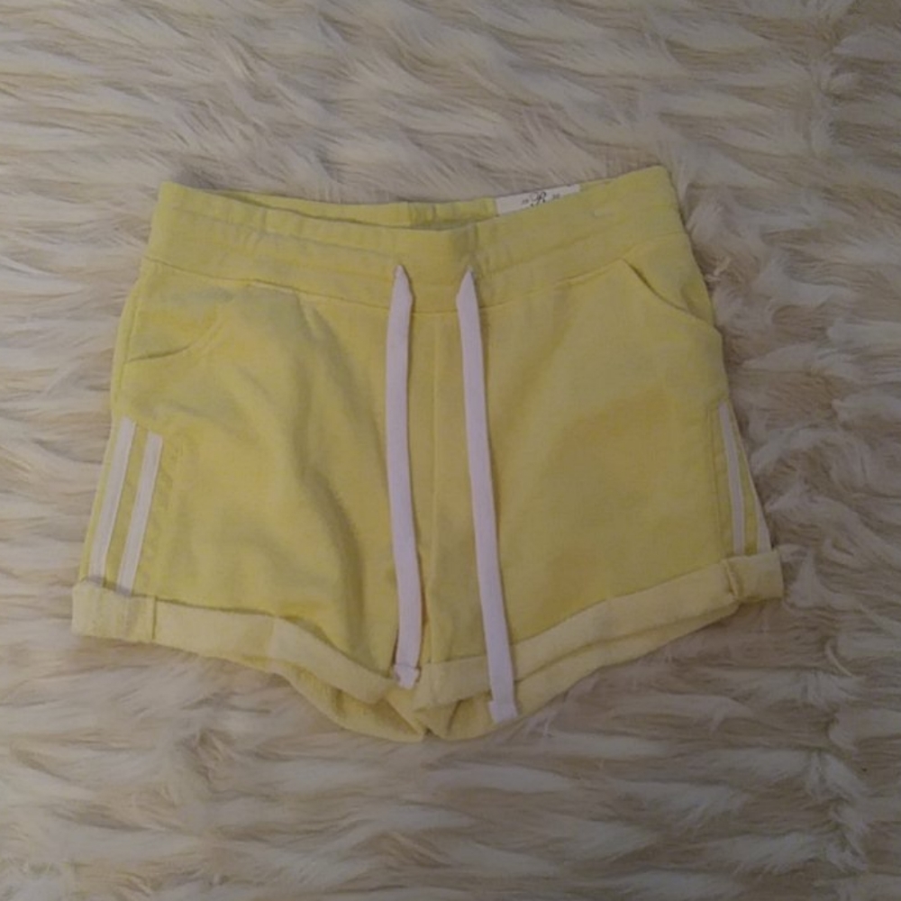 Ladies Shorts - Picture 1 of 4
